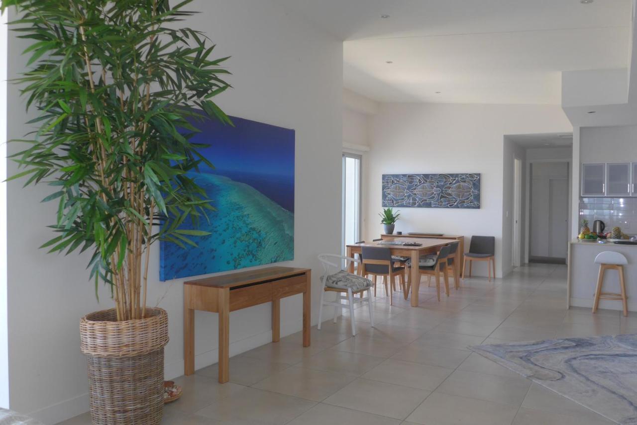 Coral Cove Apartments - Absolute Beachfront Resort Bowen Exterior photo
