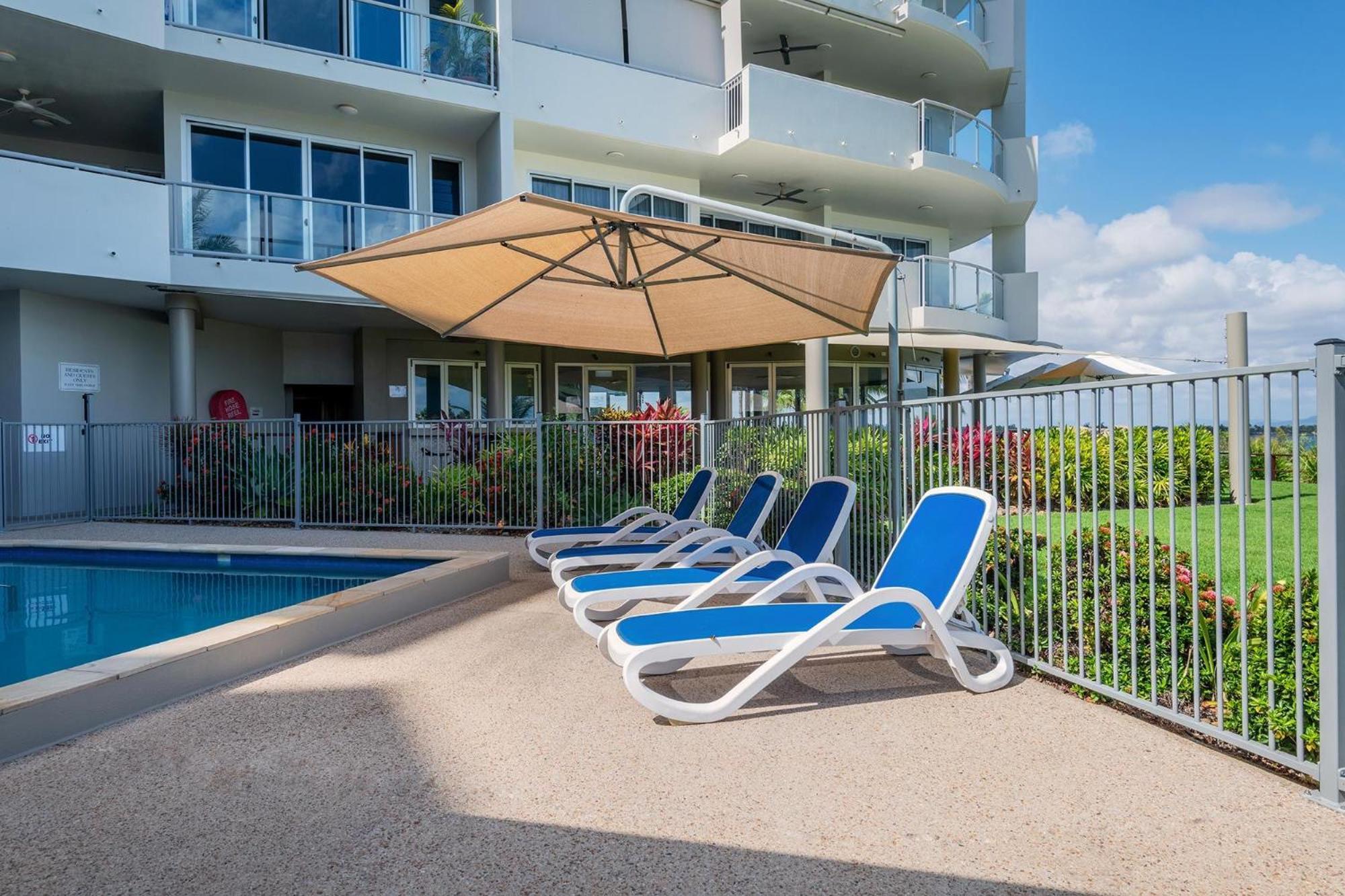 Coral Cove Apartments - Absolute Beachfront Resort Bowen Exterior photo