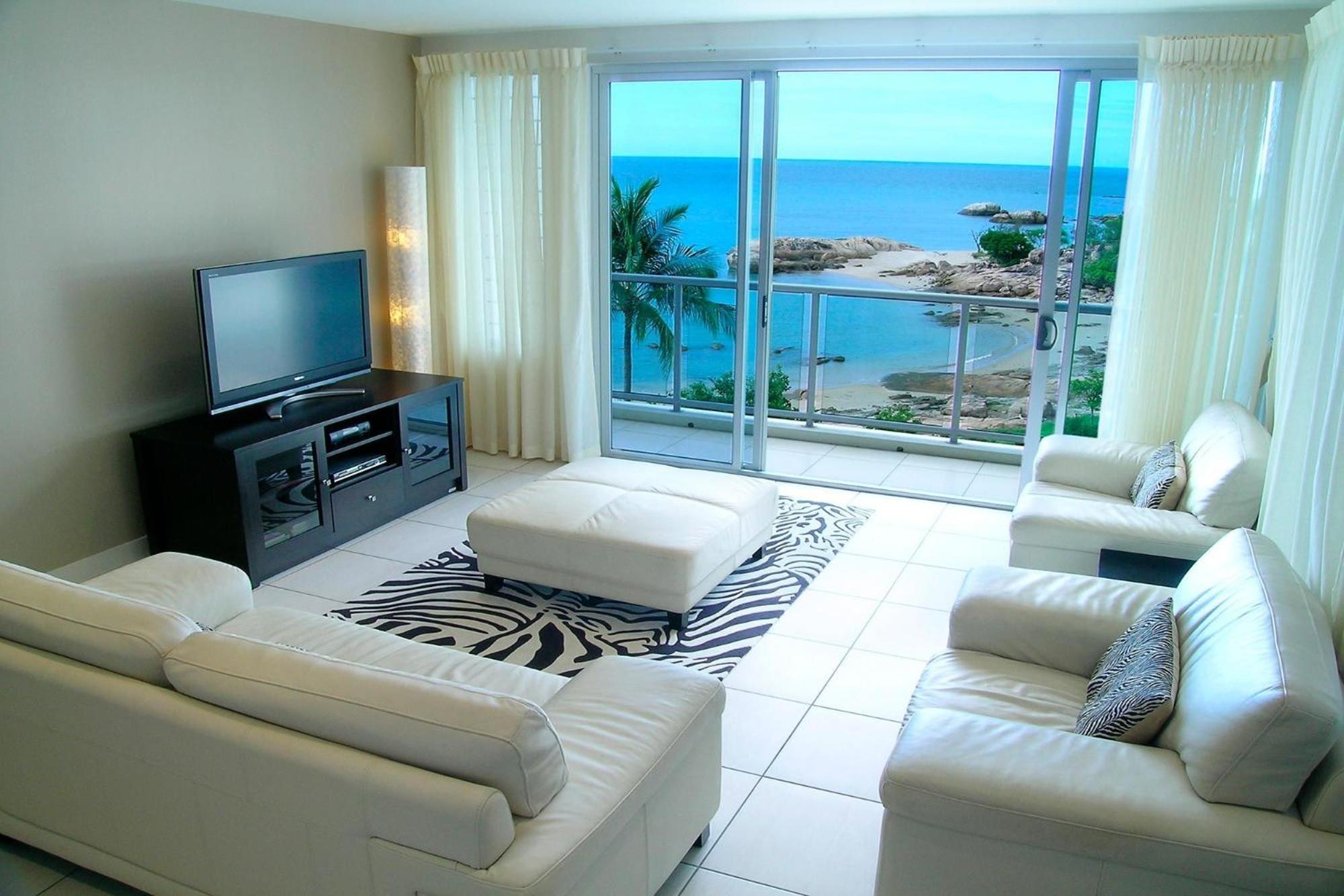 Coral Cove Apartments - Absolute Beachfront Resort Bowen Exterior photo