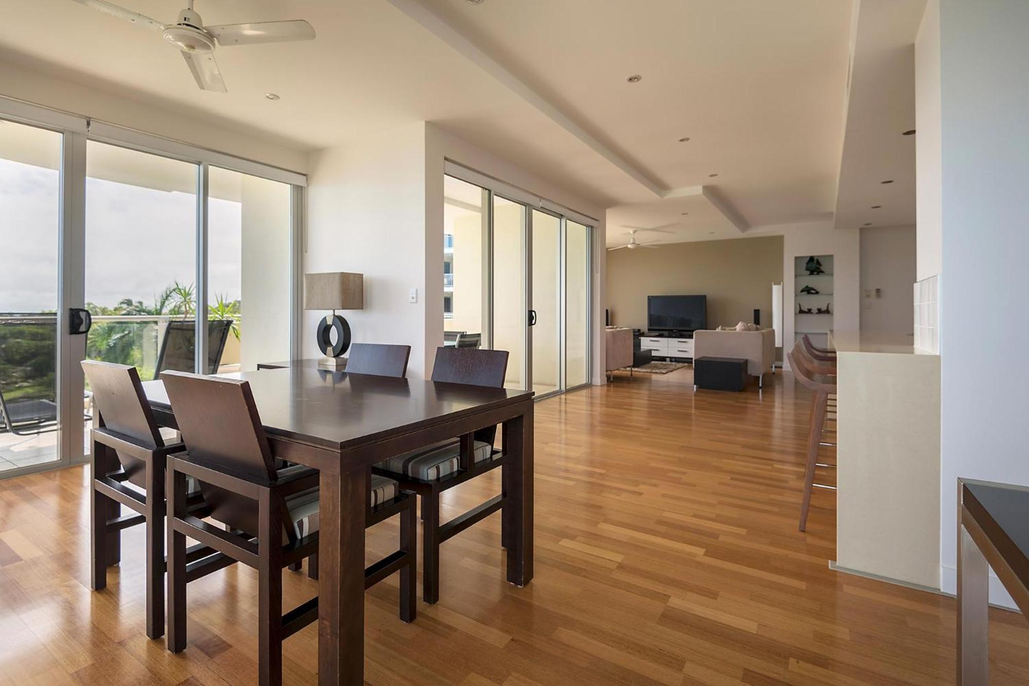 Coral Cove Apartments - Absolute Beachfront Resort Bowen Exterior photo