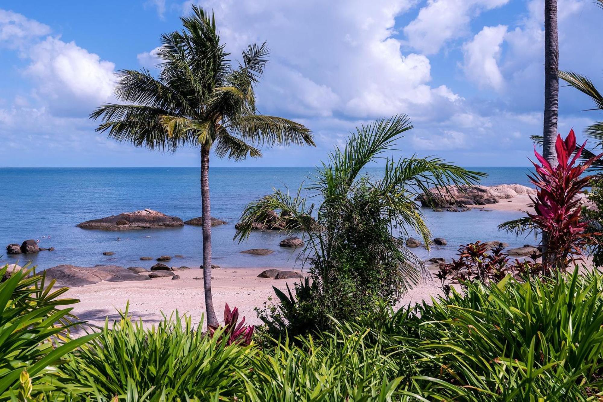 Coral Cove Apartments - Absolute Beachfront Resort Bowen Exterior photo