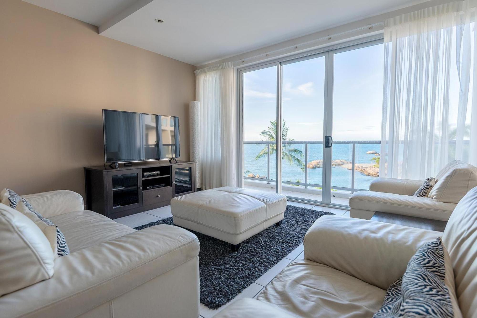 Coral Cove Apartments - Absolute Beachfront Resort Bowen Exterior photo