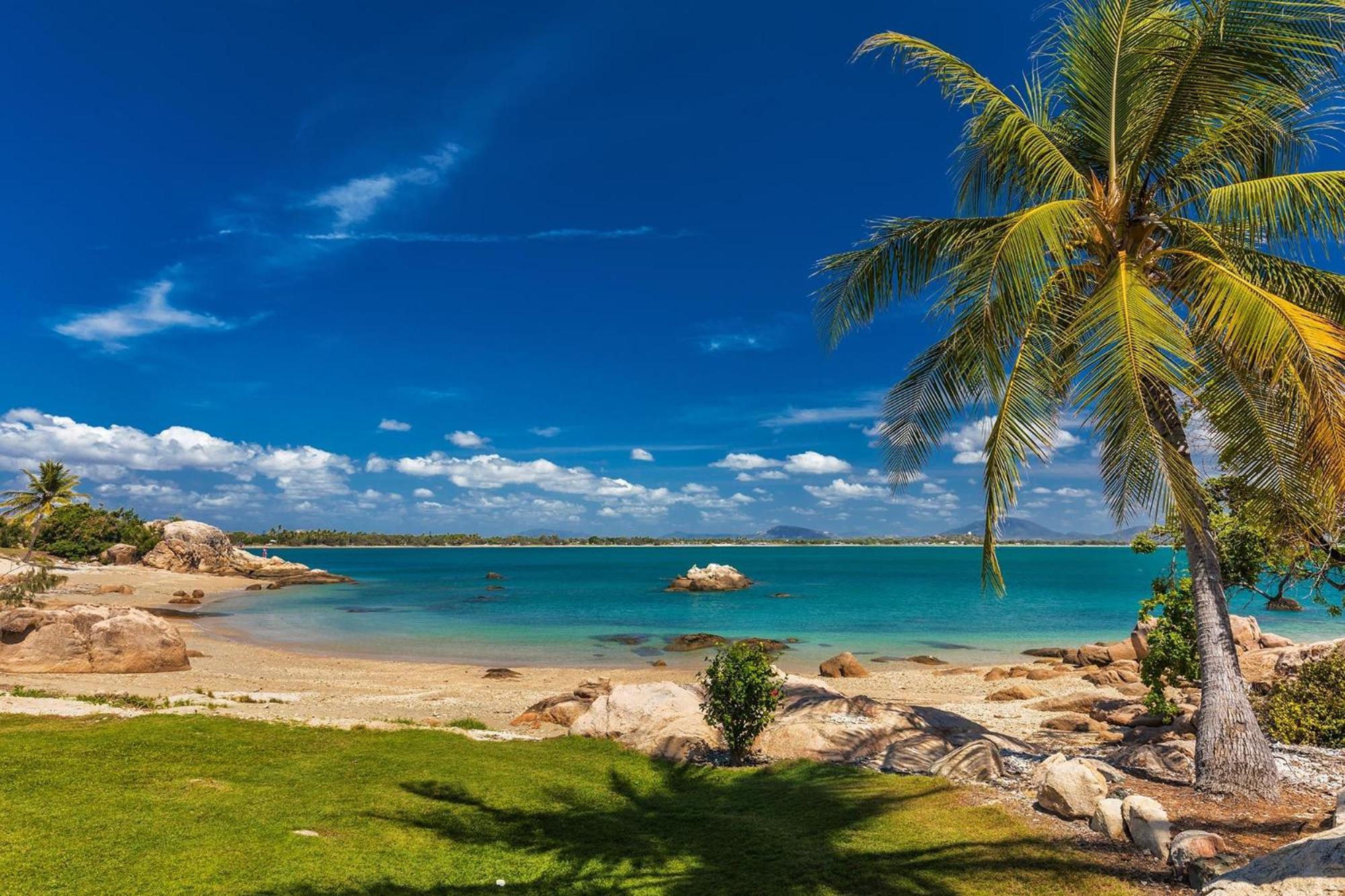Coral Cove Apartments - Absolute Beachfront Resort Bowen Exterior photo