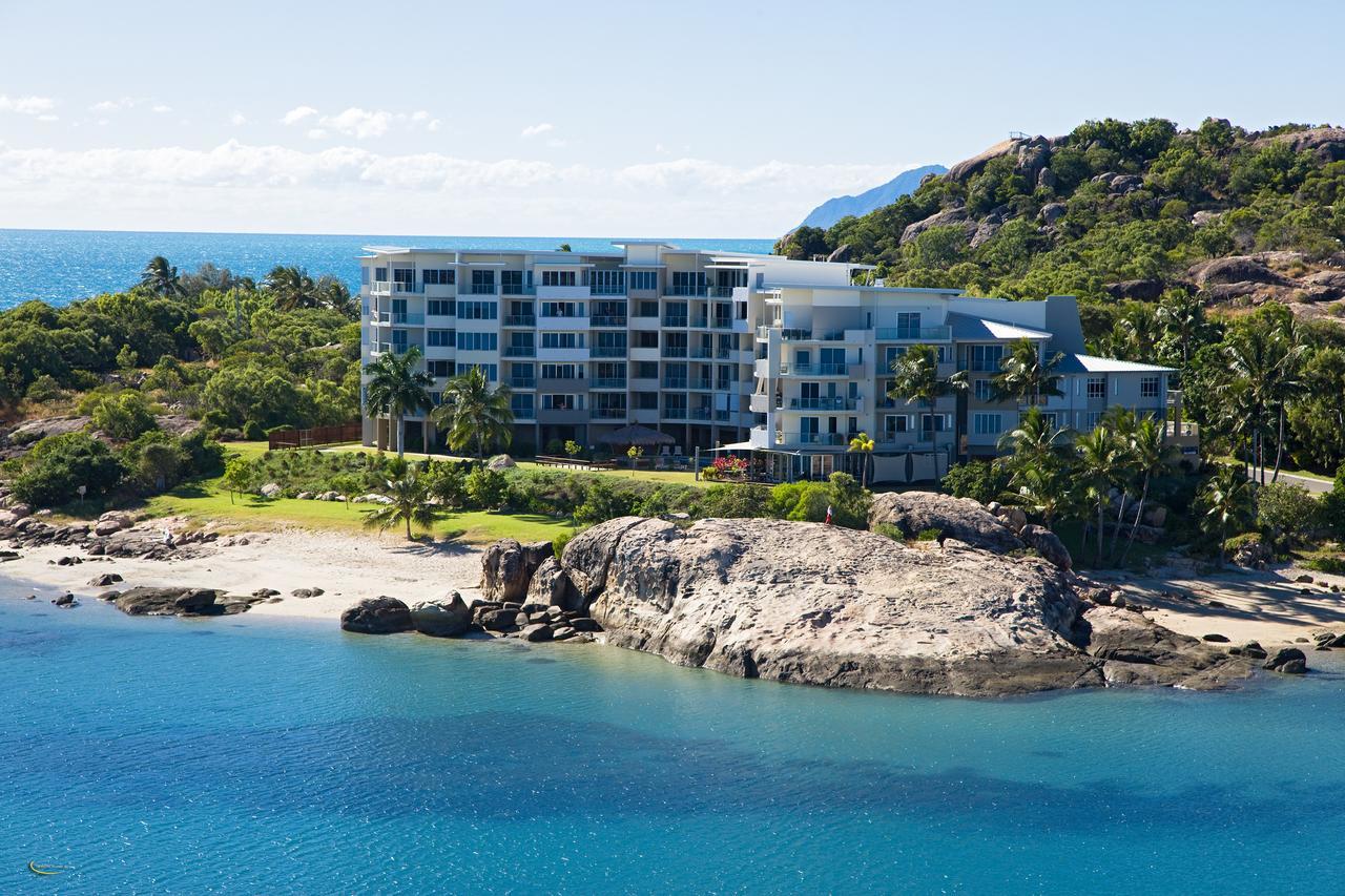 Coral Cove Apartments - Absolute Beachfront Resort Bowen Exterior photo