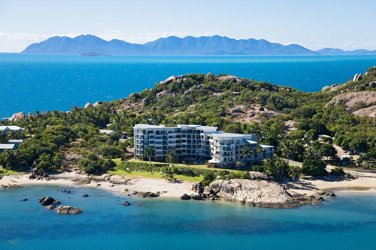 Coral Cove Apartments - Absolute Beachfront Resort Bowen Exterior photo