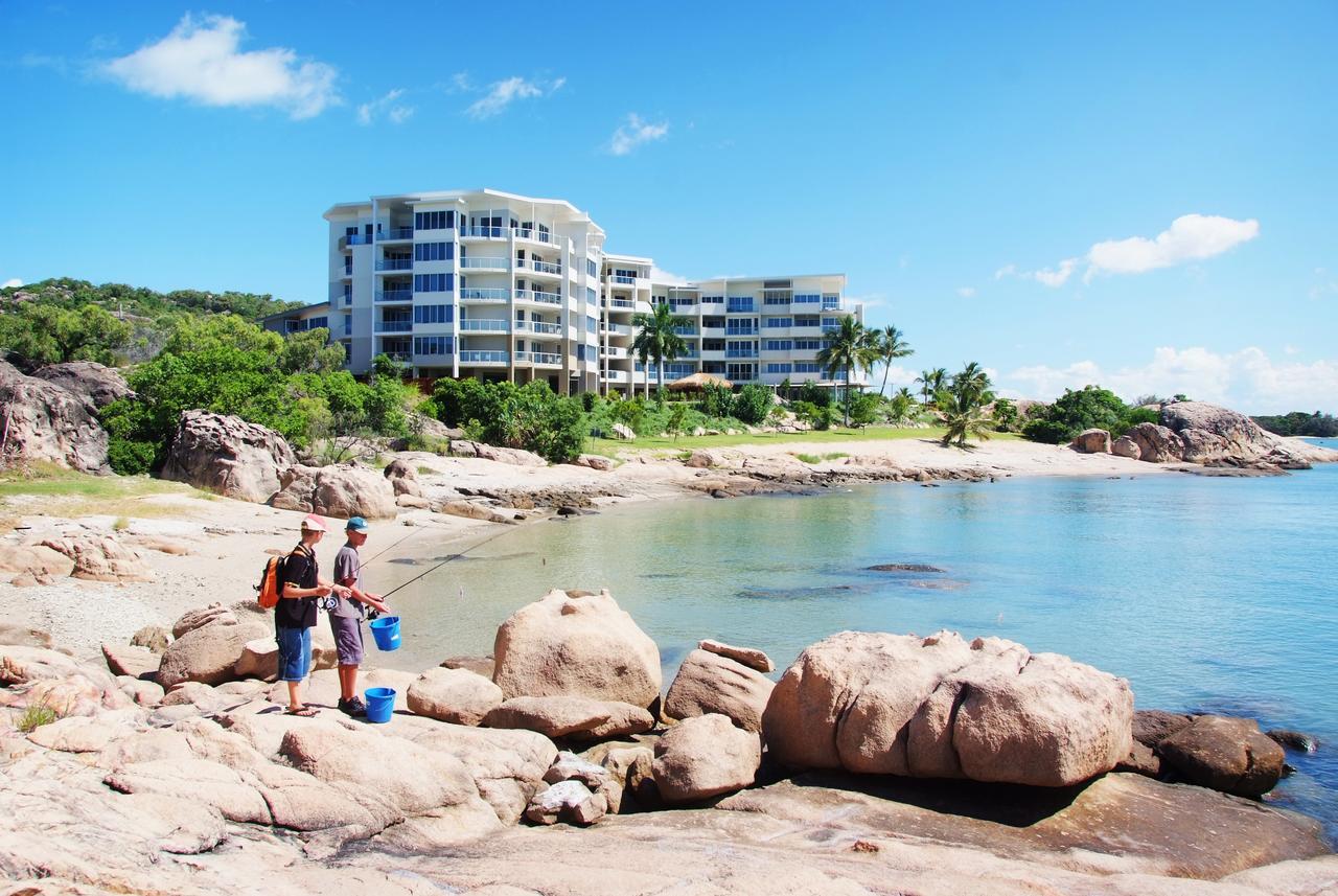 Coral Cove Apartments - Absolute Beachfront Resort Bowen Exterior photo